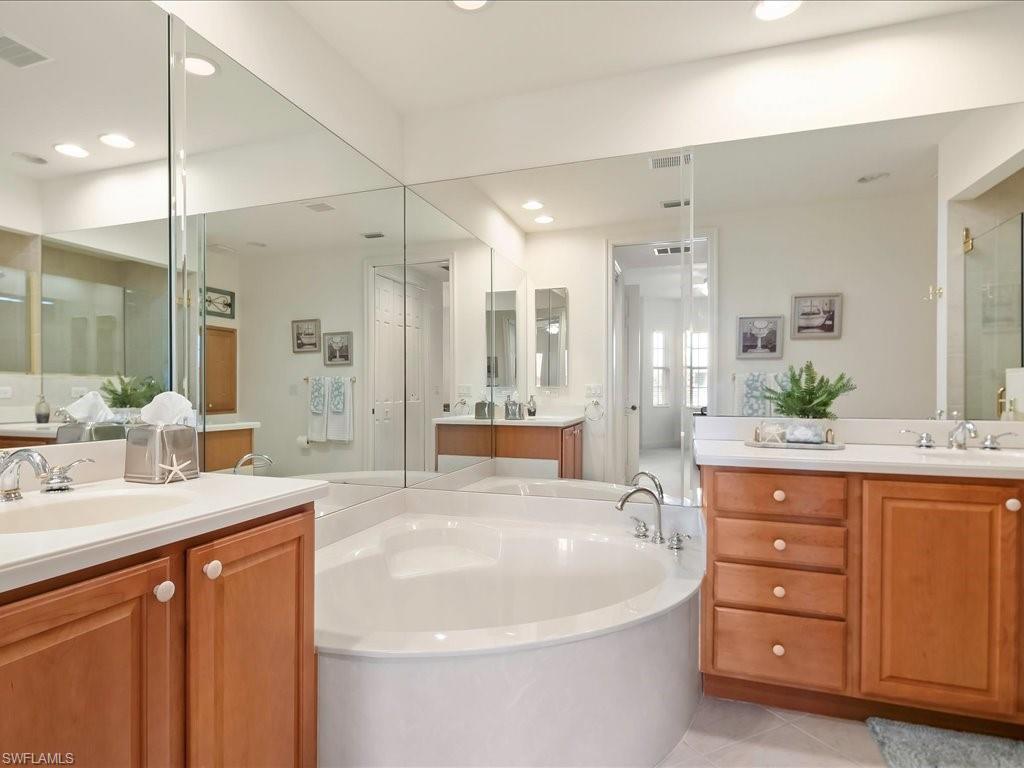 7832 Hawthorne Dr 1902 Property Photo 18