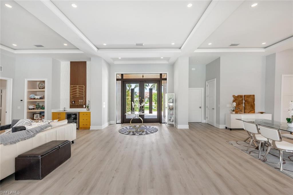 9240 The Ln Property Photo 7