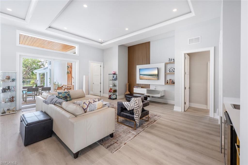 9240 The Ln Property Photo 11