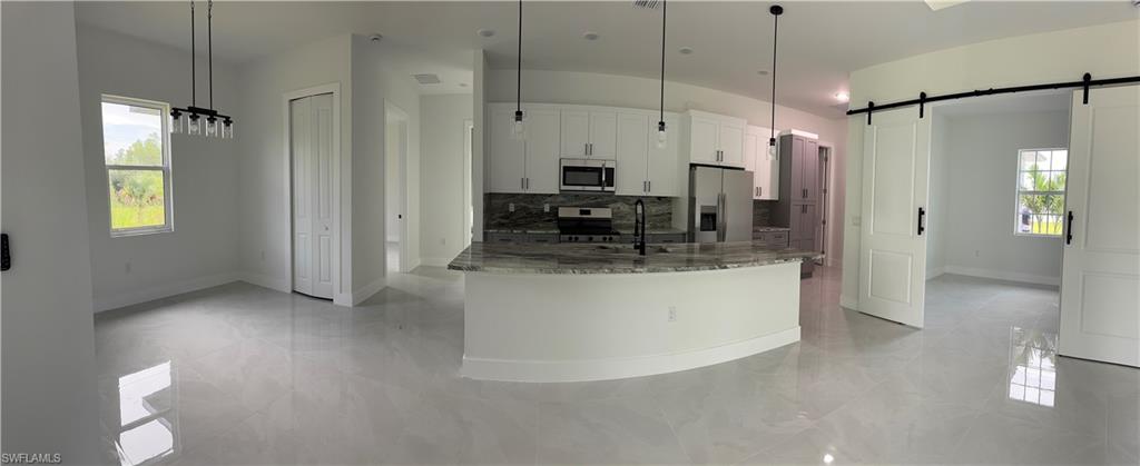 1143 Rachel St E Property Photo 2