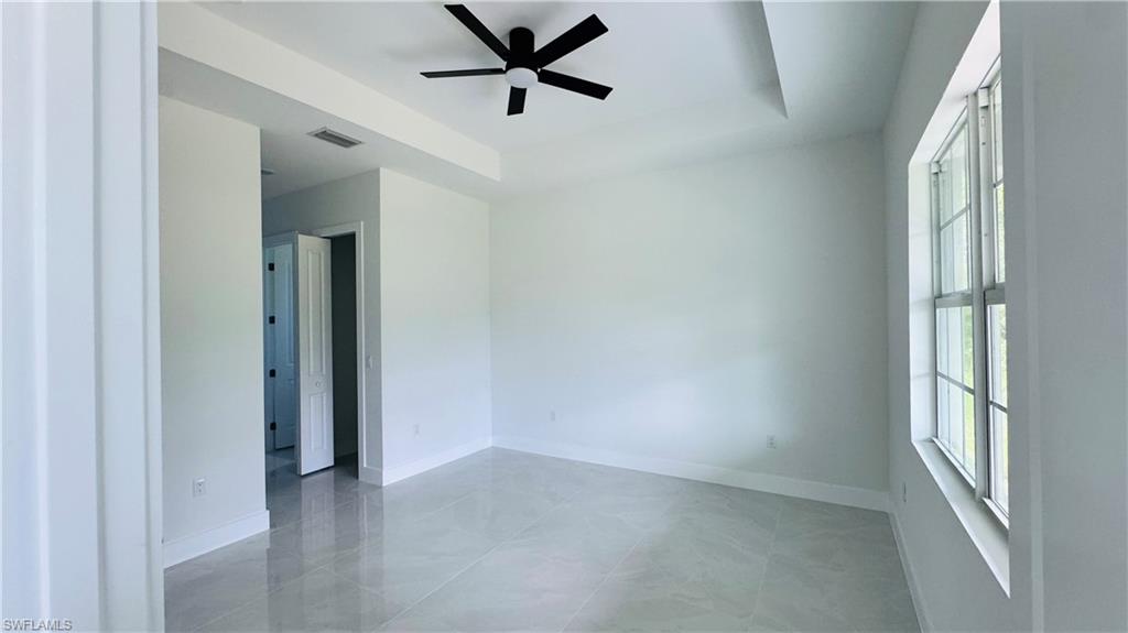 1143 Rachel St E Property Photo 7