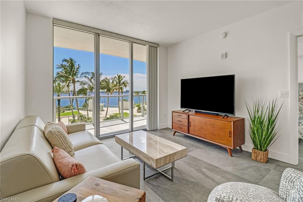 3000 Oasis Grand BLVD 606 Property Photo 1