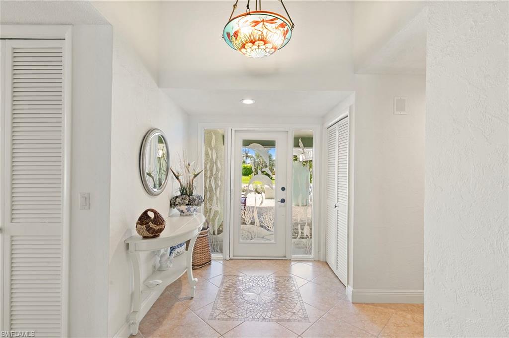 370 Kendall Dr Property Photo 6