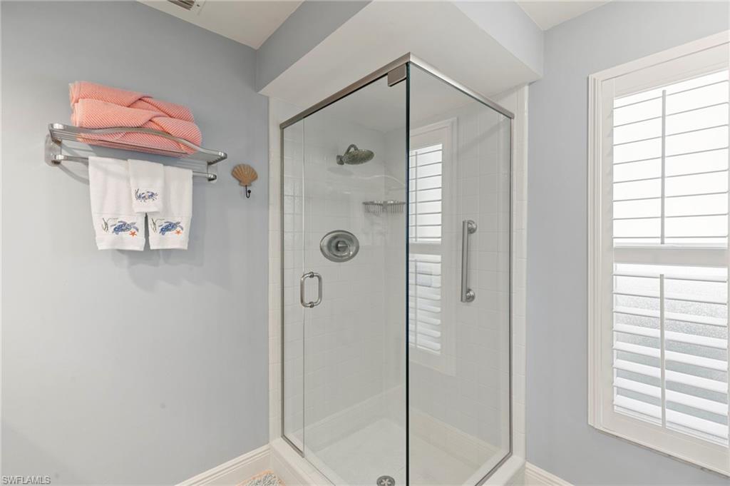 370 Kendall Dr Property Photo 18