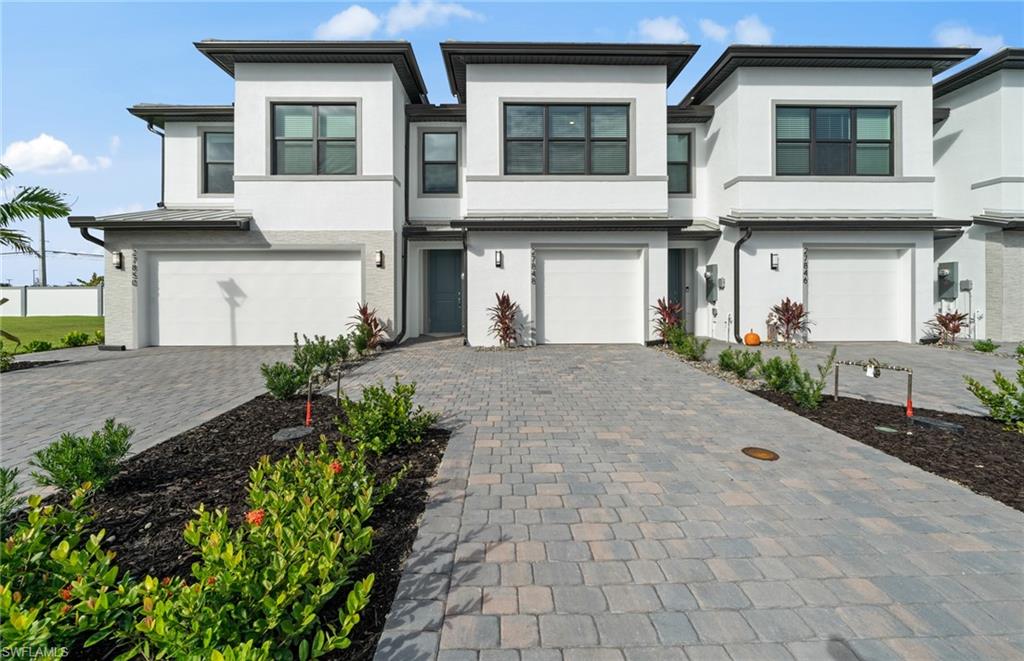 27848 Solis Grande Dr Property Photo 1