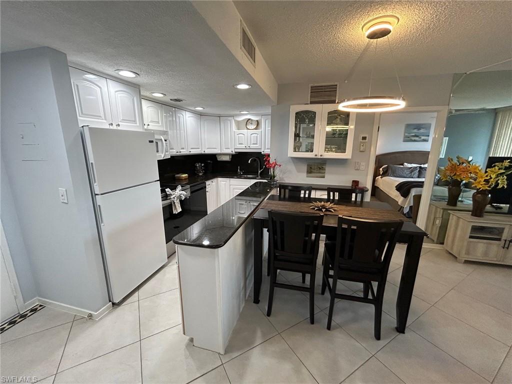 180 Seaview Ct 212 Property Photo 30
