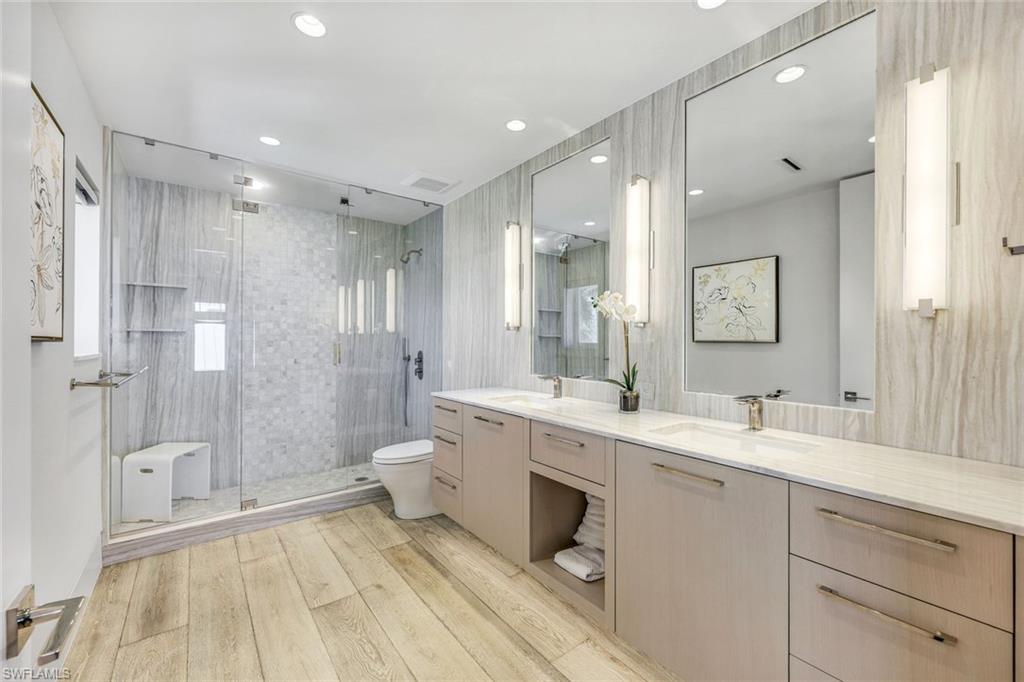 295 5th Ave S Property Photo 16