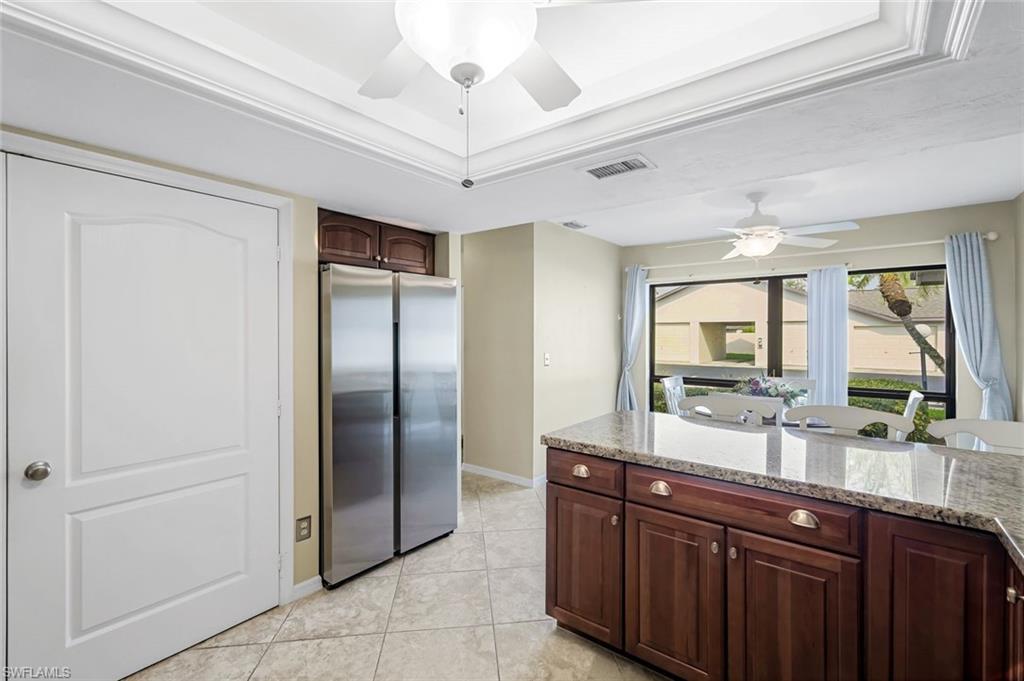 205 Deerwood Cir # 103 Property Photo 8