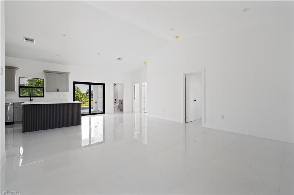 2458 9th Ter Property Photo 12