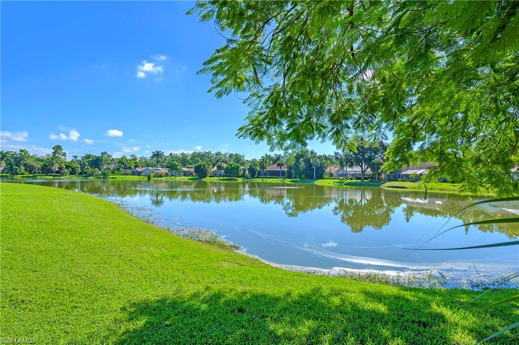 300 Wentworth Ct Property Photo 7