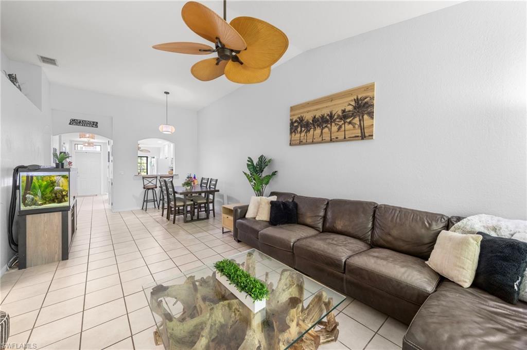 7715 Woodbrook Cir 3402 Property Photo 7