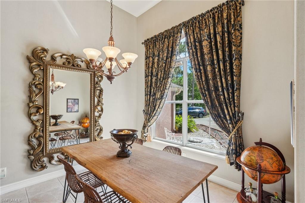 2621 Golden Gate Blvd W Property Photo 6