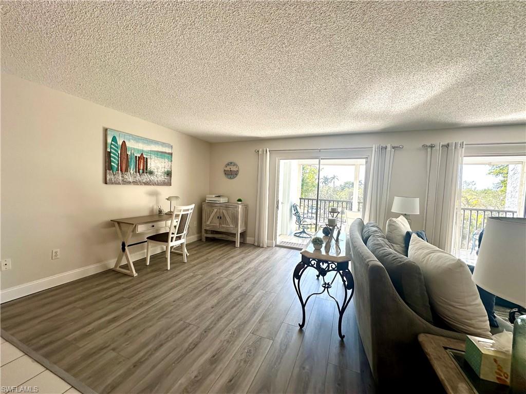 555 Park Shore Dr B-311 Property Photo 17