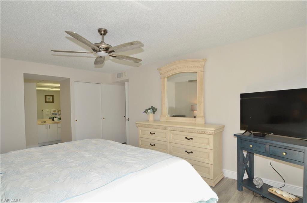 555 Park Shore Dr B-311 Property Photo 21