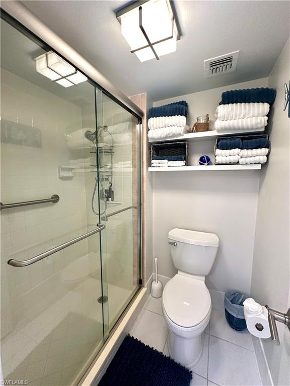 555 Park Shore Dr B-311 Property Photo 25