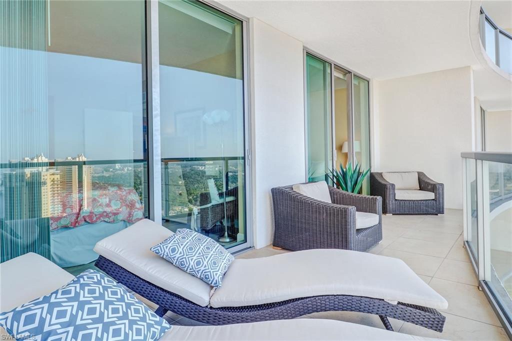 3000 Oasis Grand Blvd 3006 Property Photo 4