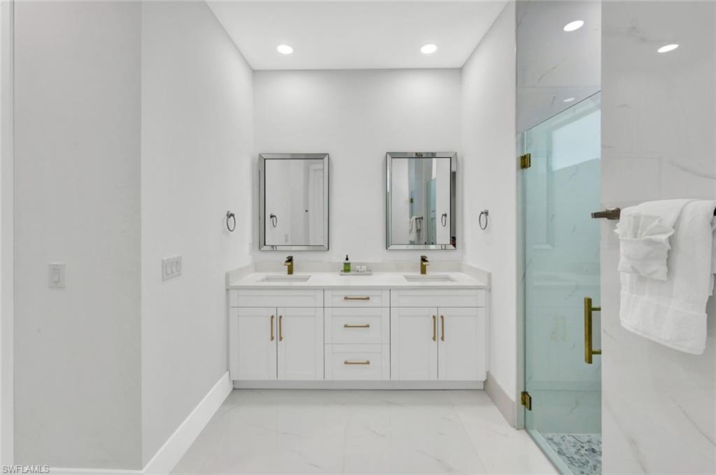 636 8th Ter Property Photo 20