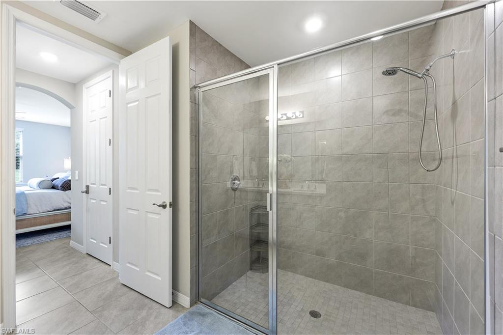 14551 Edgewater Cir Property Photo 16