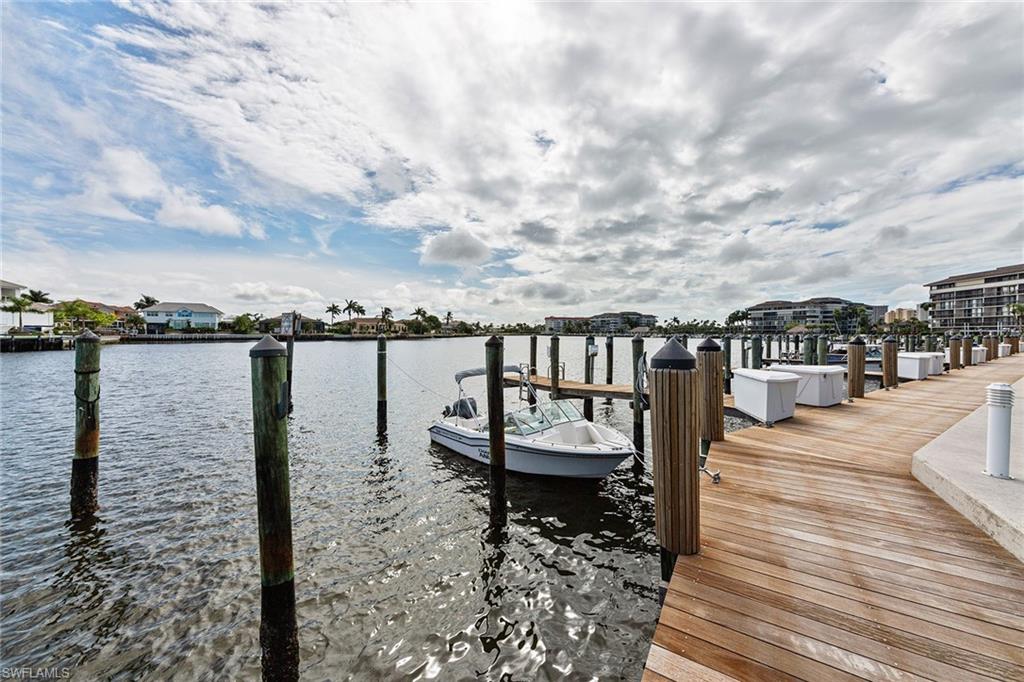 591 Seaview Ct A-306 Property Photo 16