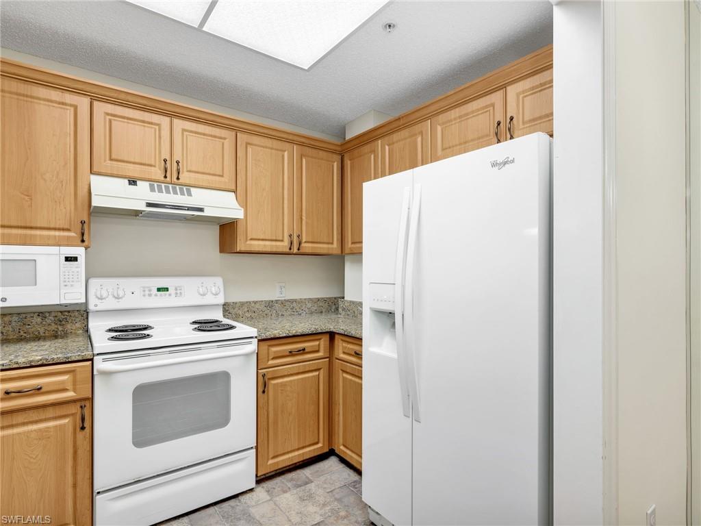 900 Arbor Lake Dr 9-206 Property Photo 17