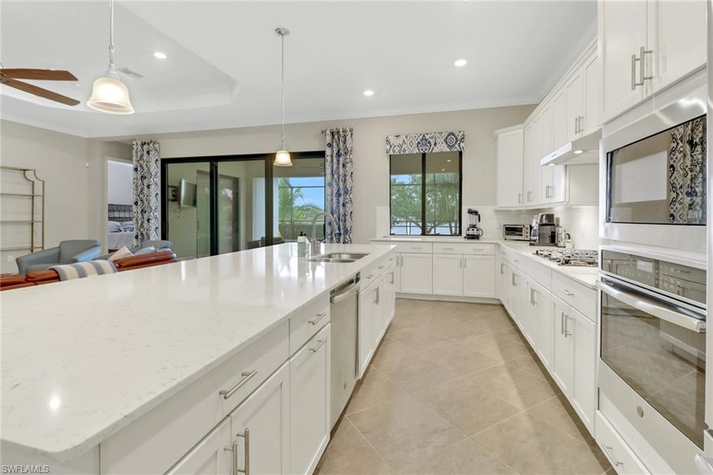 1878 Mustique St Property Photo 15