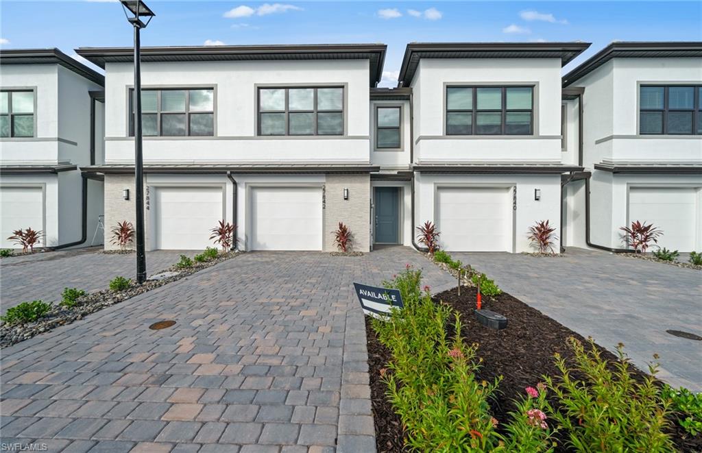 27842 Solis Grande Dr Property Photo 1