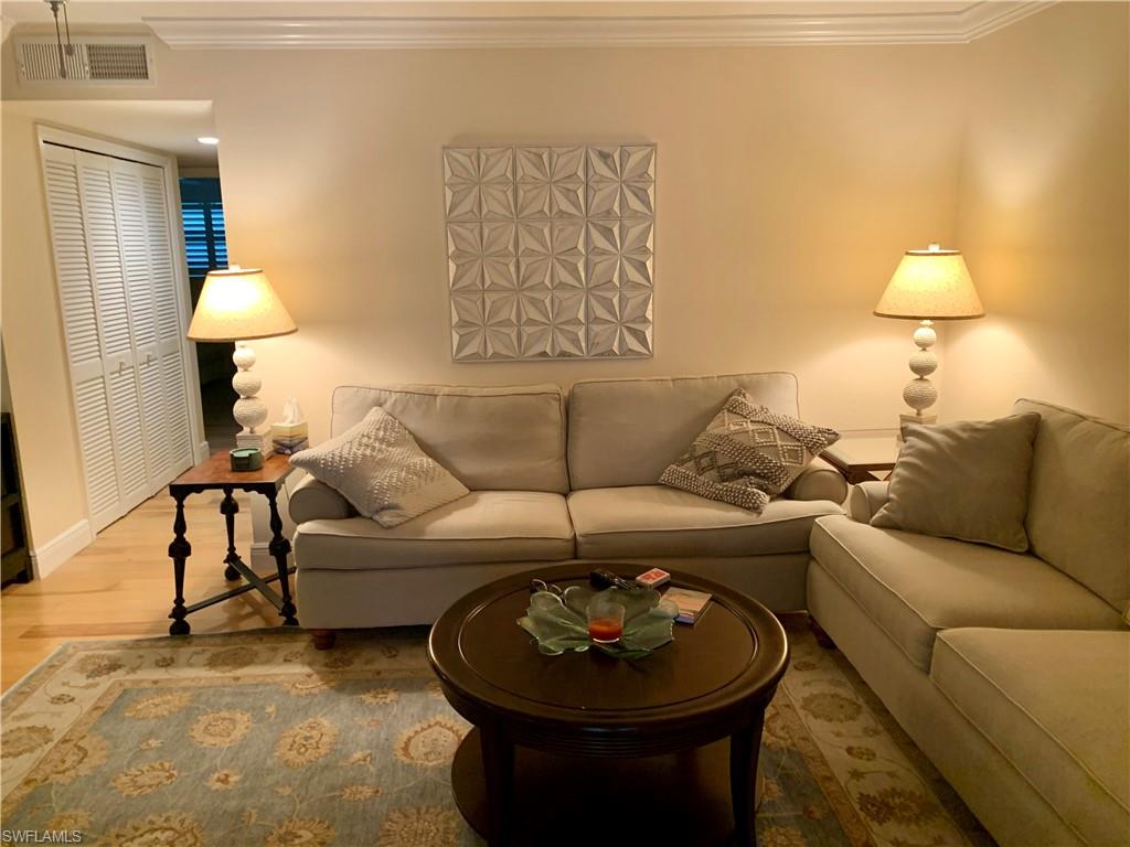 333 Harbour Dr # 211 Property Photo 5