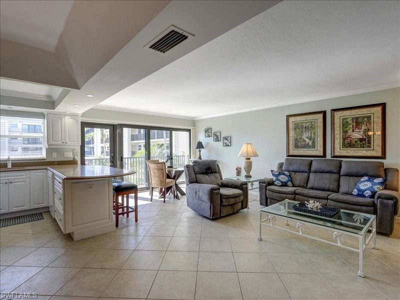 3200 Gulf Shore Blvd N 204 Property Photo 6
