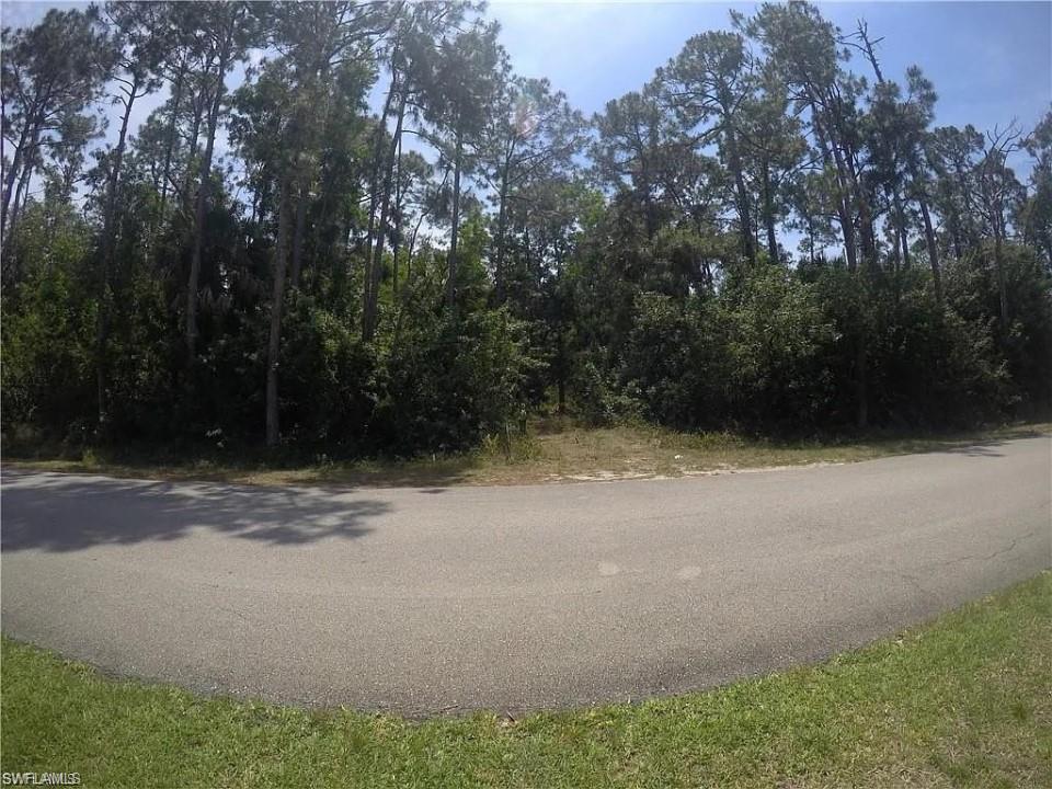 5700 Cedar Tree Ln Property Photo 2