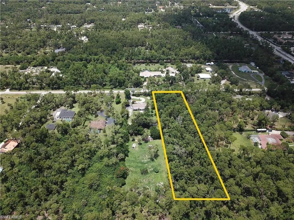 5700 Cedar Tree Ln Property Photo 3