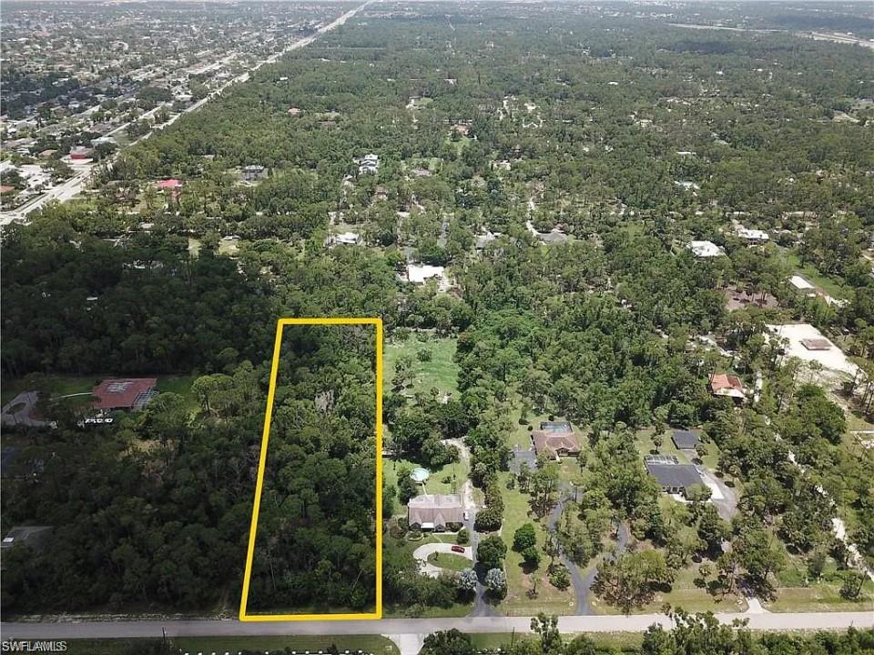 5700 Cedar Tree Ln Property Photo 4
