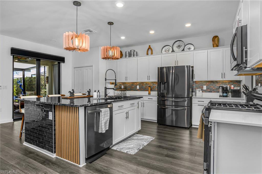 20195 Hartford Blvd Property Photo 3