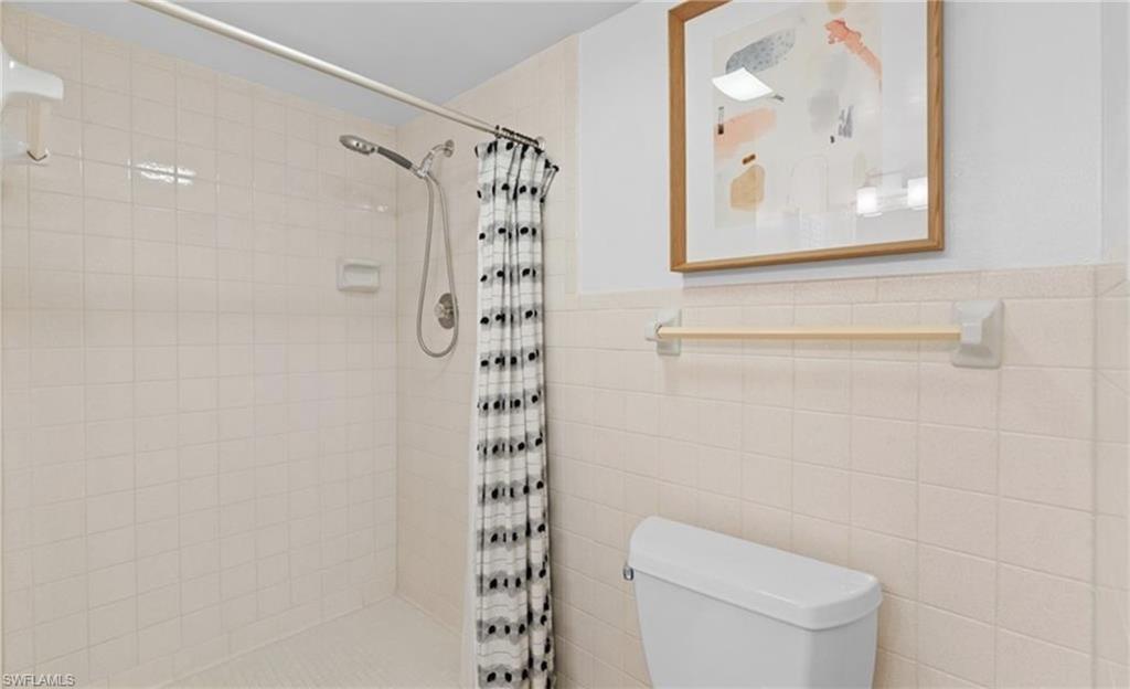 788 Park Shore Dr F17 Property Photo 19