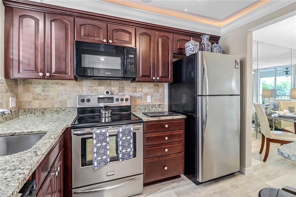 190 Turtle Lake Ct 6 Property Photo 6
