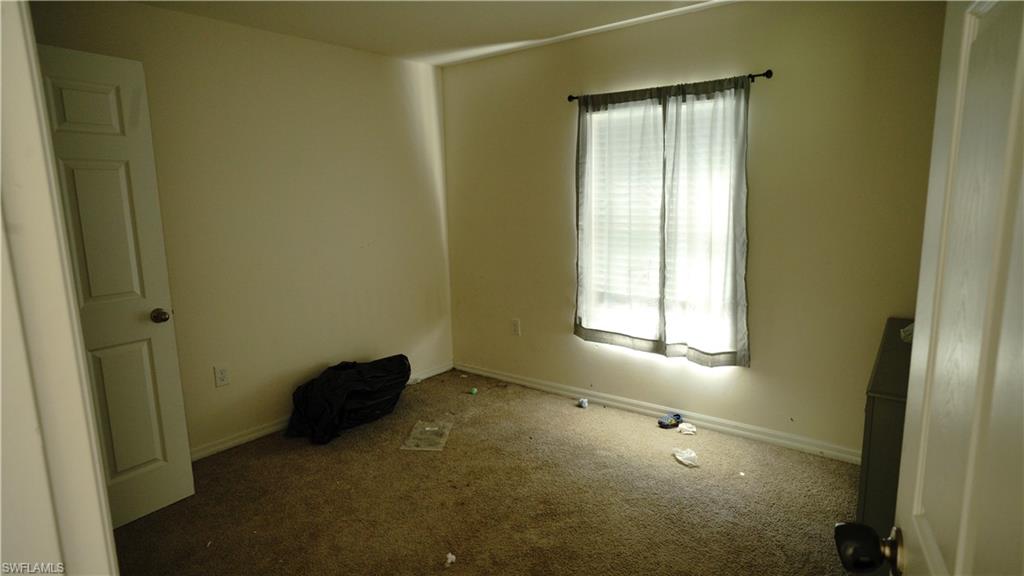 666 Vanola Ct Property Photo 3