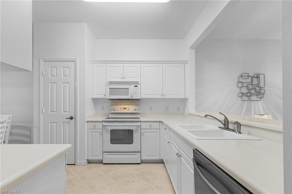 3984 Bishopwood Ct E 205 Property Photo 9