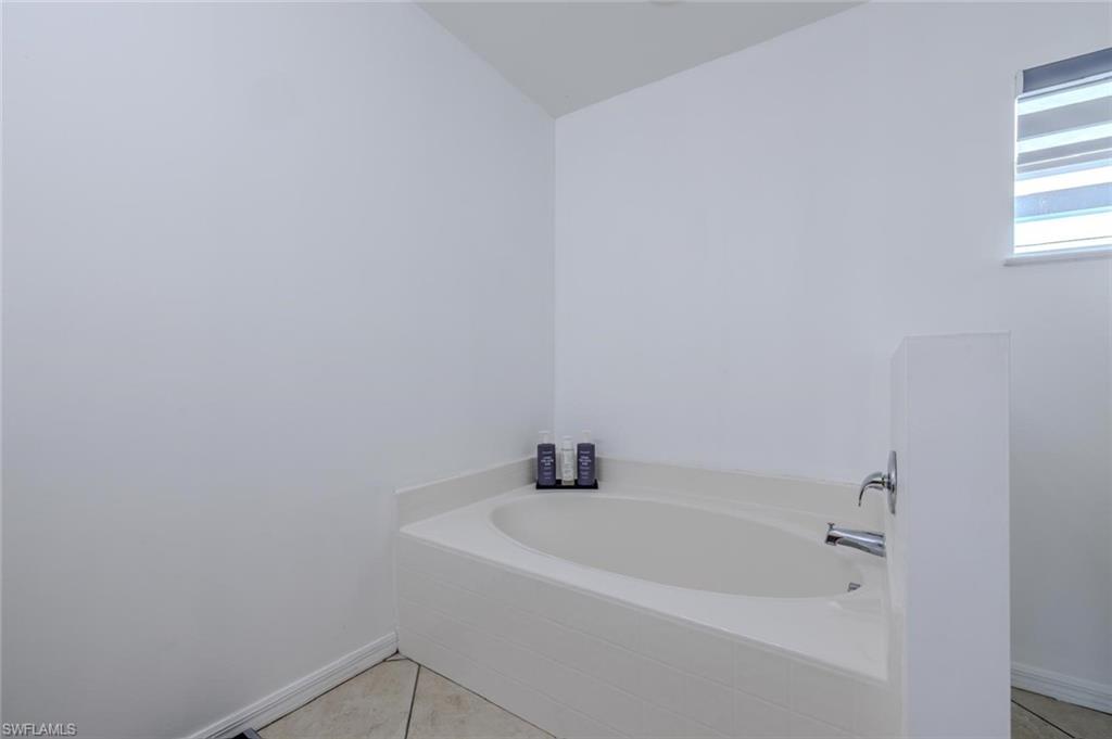 326 Ne 10th Ter Property Photo 36