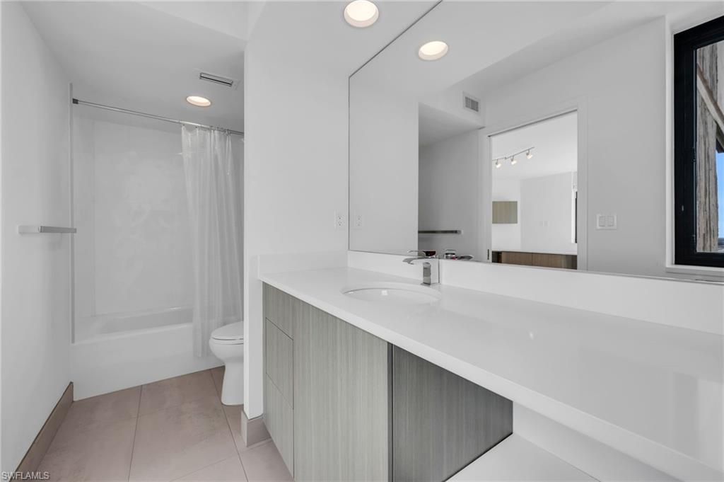 5555 Heron Point Dr 2101 Property Photo 32