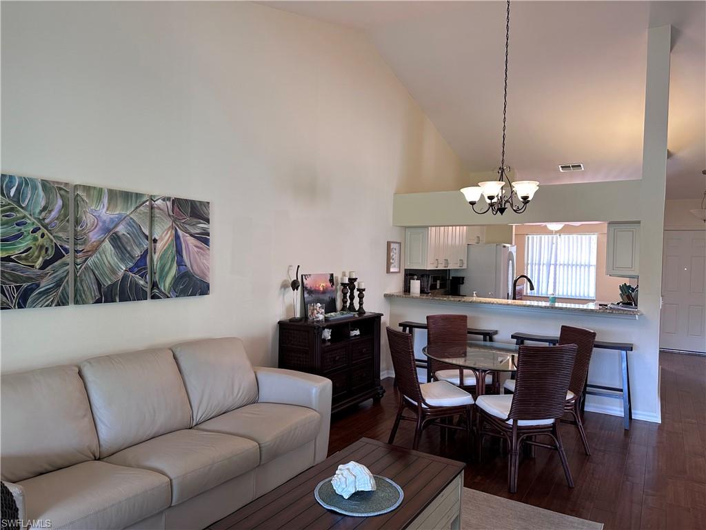 321 Robin Hood Cir 201 Property Photo 2