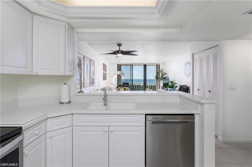 440 Seaview Ct 805 Property Photo 6