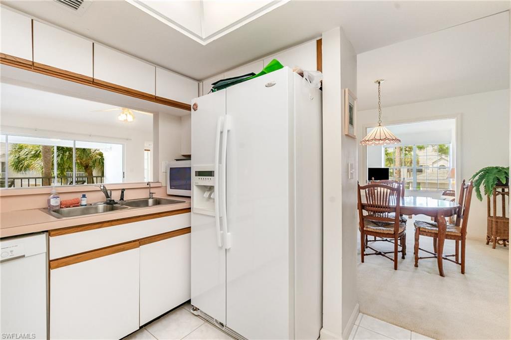 4111 Lake Forest Dr # 523 Property Photo 8