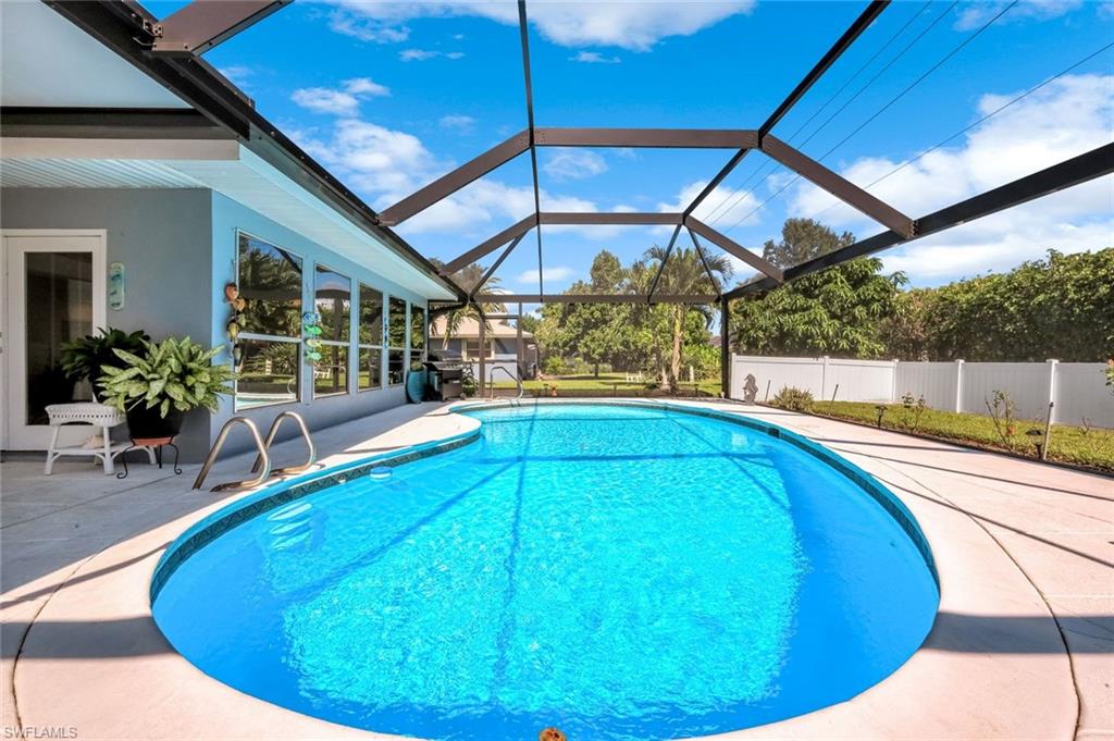 4459 Lakewood Blvd Property Photo 1