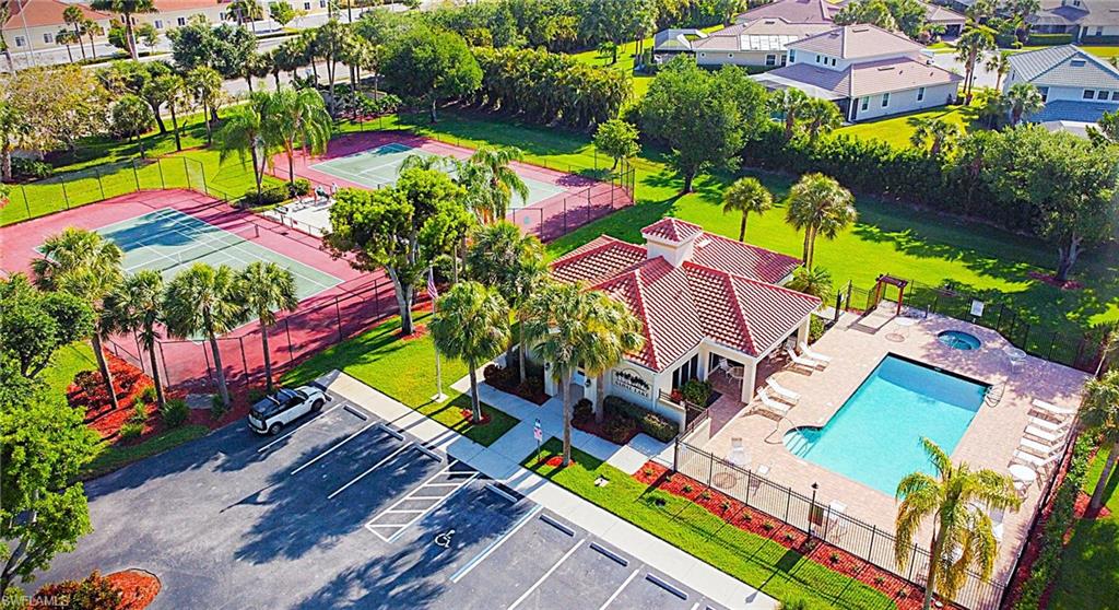 102 Palm Frond Ct Property Photo 3