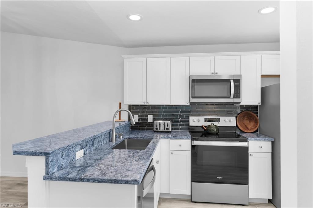1375 Mainsail Dr 1714 Property Photo 8