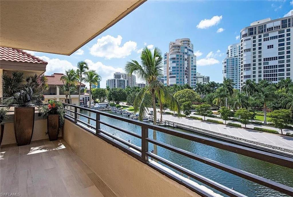 4400 Gulf Shore BLVD N # 305 Property Photo 1