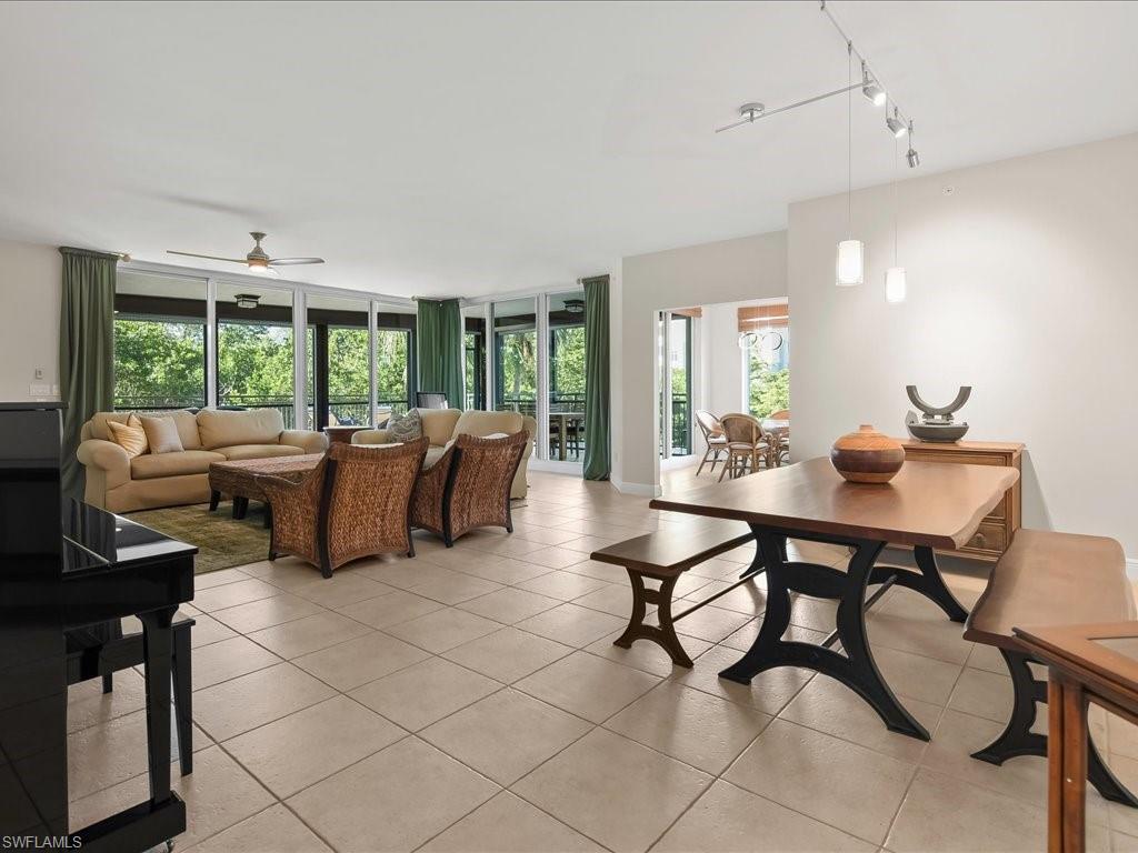 425 Cove Tower Dr 304 Property Photo 12