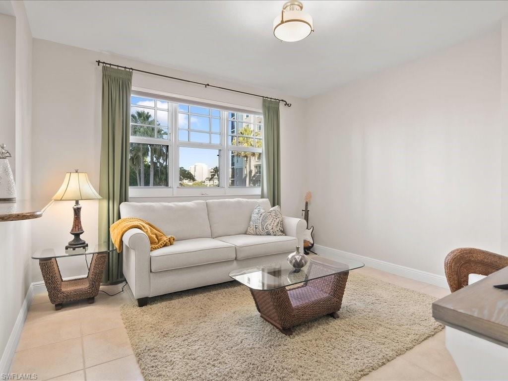 425 Cove Tower Dr 304 Property Photo 15