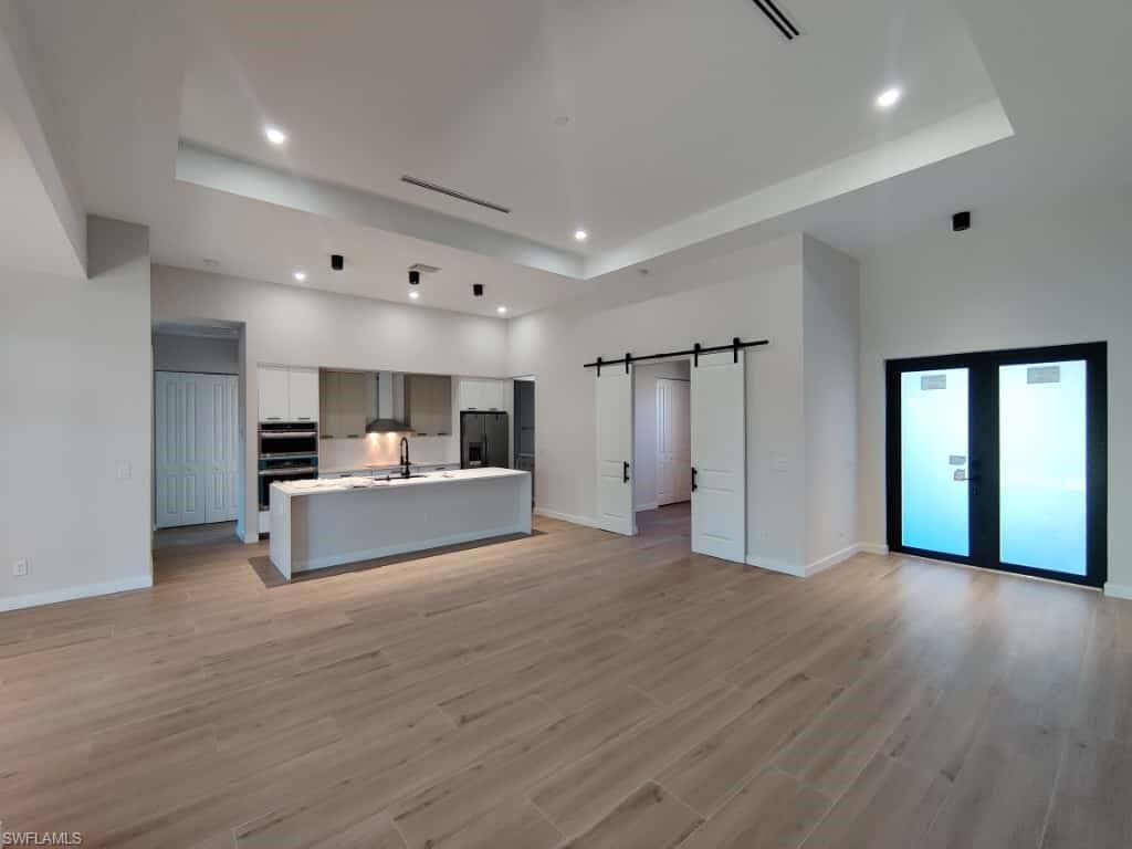 1827 28th Ave Property Photo 2