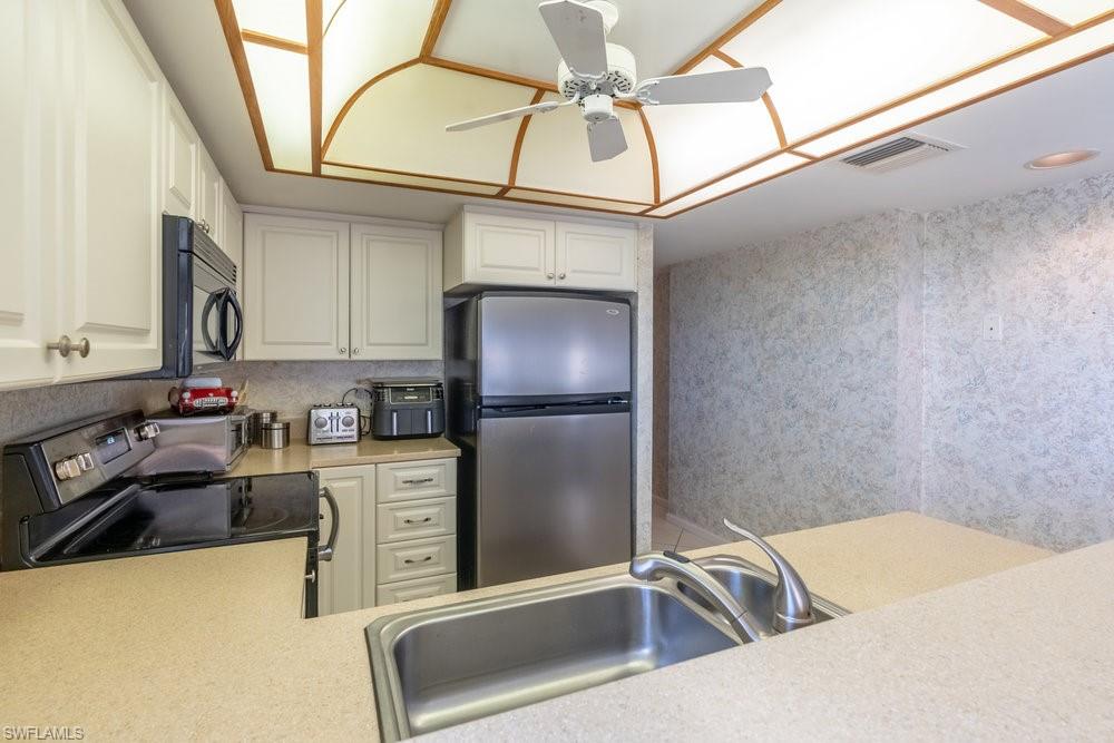 4451 Gulf Shore Blvd N # 1005 Property Photo 13