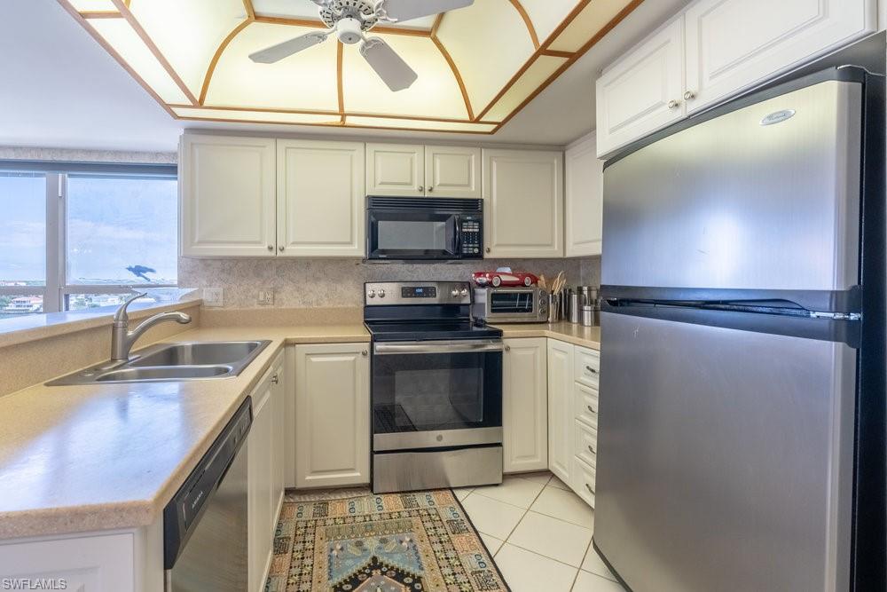 4451 Gulf Shore Blvd N # 1005 Property Photo 14